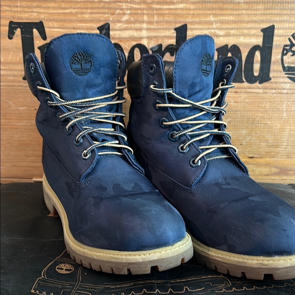 Men’s 10 Timberland Blue Camo Premium Boots